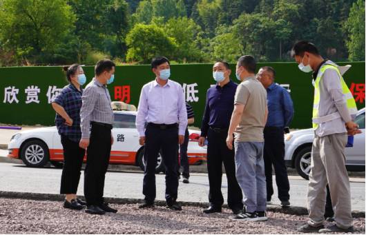 六安市公路管理處黨委書(shū)記、主任楊廣來(lái)一行蒞臨指導(dǎo)我司項(xiàng)目